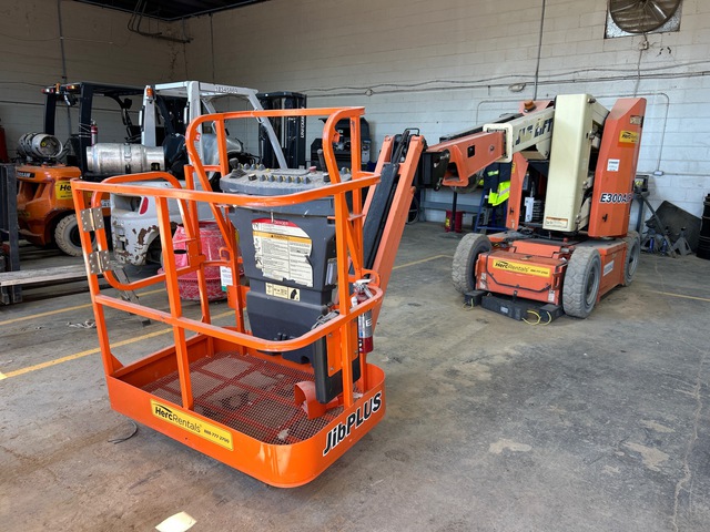 2016 JLG E300AJP 2WD Electric Articulating Boom Lift 2016 JLG E300AJP 2WD Electric Articulating Boom Lift