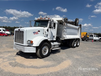 2008 Peterbilt 365 8x4 T/A Camión dumper