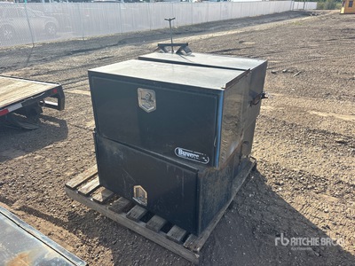 Quantity of (4) Truck Boxes Parti di autocarro