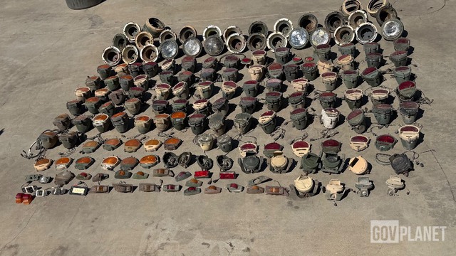 Lot of Military Vehicle Lights Ship Dims:50x48x24 380lbs