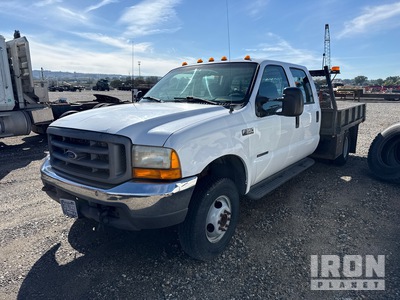 1999 Ford F-350 XL 4x4 Crew Cab With fuel tank and pump Flatbed Truck