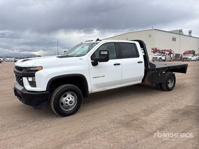 2023 Chevrolet 3500 WT 4x4 Crew Cab Flatbed Truck