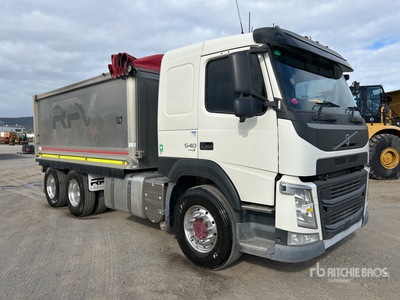 2018 Volvo FM13 6x4 Autocarro ribaltabile 2 assi