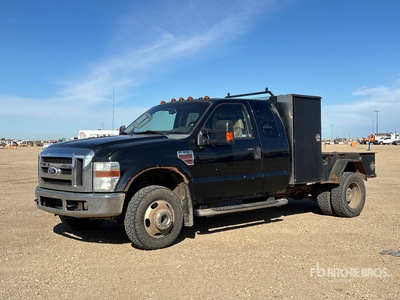 2009 Ford F-350 Lariat 4x4 Extended Cab شاحنة مسطحة