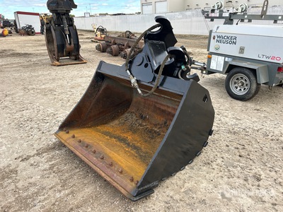 59 in Q/C Hydraulic Tilting バケット - Fits Cat 321D