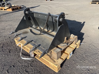 Dingo 1040 mm Multi-Purpose Mini Skid Steer Bucket - Fits Dingo (Unused)