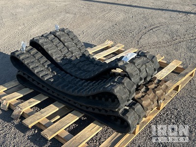 Quantity of (6) 220 mm Tracks (Unused) - Fits Dingo SM275-SM440
