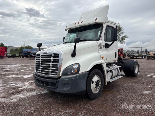 2017 Freightliner Cascadia 125 4x2 S/A Day Cab Truck Tractor