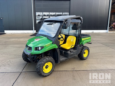 2015 John Deere Gator XUV 550 4x4 Utility Vehicle