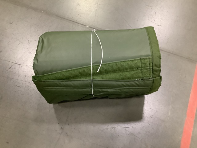 (30) Berg 9-1-0829-GRN Thermal Insulation Blankets (30) Berg 9-1-0829-GRN Thermal Insulation Blankets