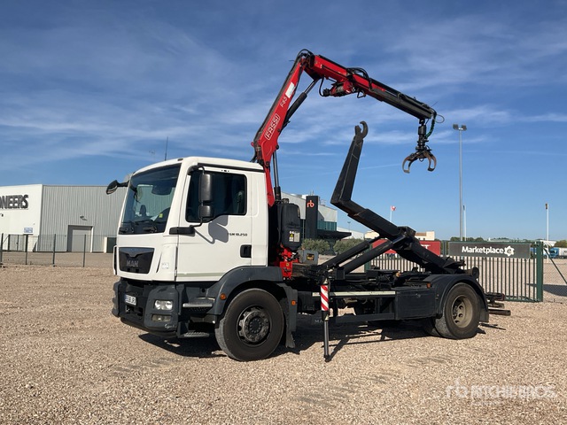 Hooklift Trucks
