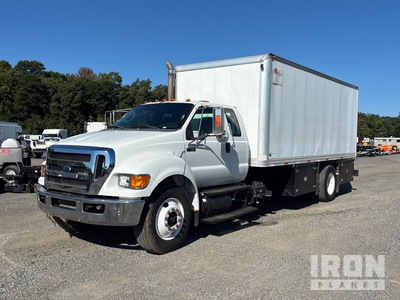 2015 Ford F-750 XLT 4x2 Extended Cab Lube Truck