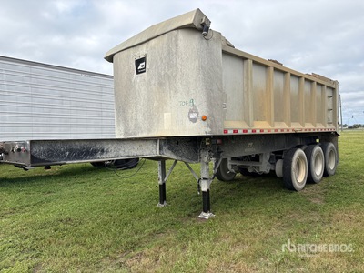 2019 Warren 30 ft 6 in Tri/A End Dump Trailer