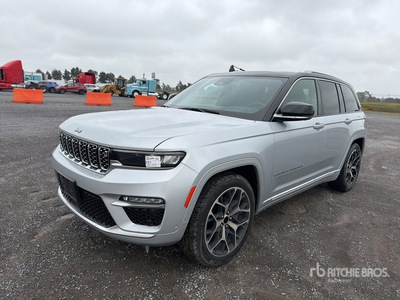 2023 Jeep Grand Cherokee Summit 4WD Camioneta / SUV