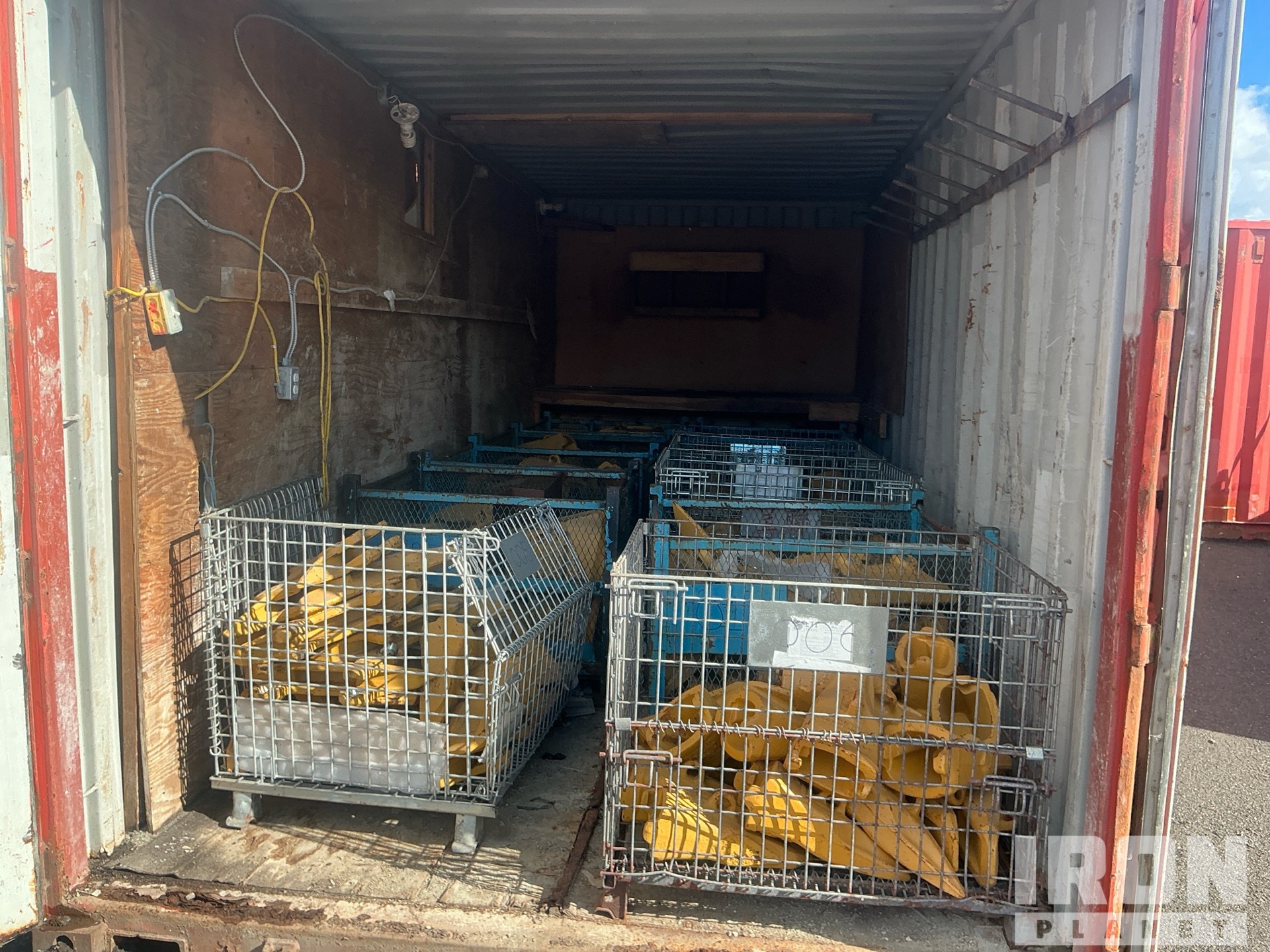 Quantity of (4) CAT Wear parts for excavators and dozers (Unused) - Fits Cat