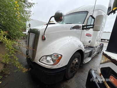 2020 Kenworth T680 6x4 3- Achs Sattelzugmaschine mit Schlafkabine (Inoperable)