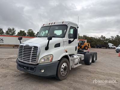 2019 Freightliner Cascadia 113 6x4 Cabeza Tractora Cabina Corta
