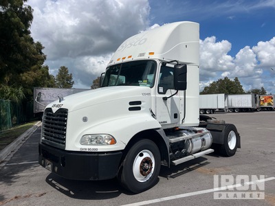 2009 Mack CXU612 4x2 S/A Day Cab Truck Tractor