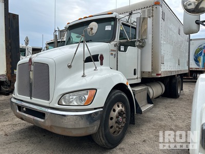 2013 Kenworth T370 Splendour 4x2 Dry van body バントラック (Inoperable)