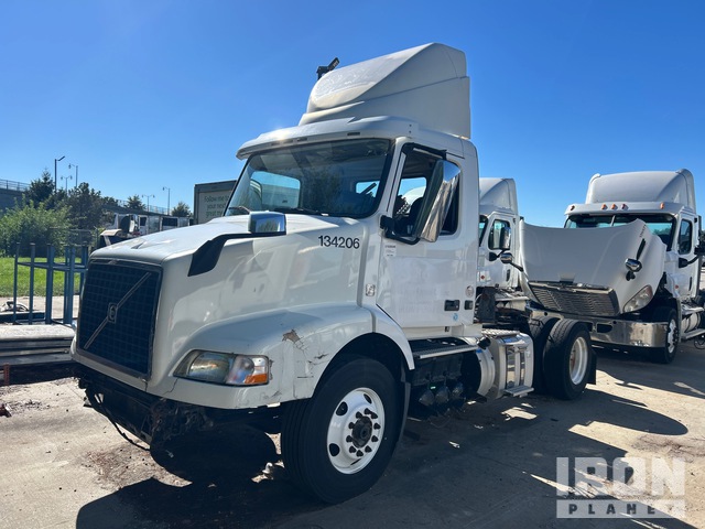 2015 Volvo Vnm