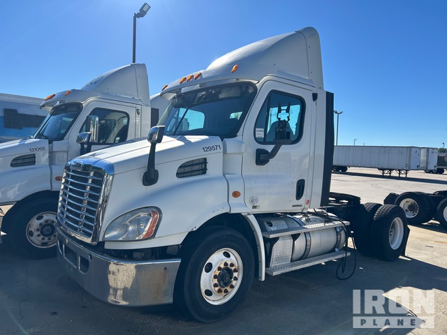 2012 Freightliner 2012 Freightliner Cascadia 108 4x2 S/A Day Cab Truck Tr