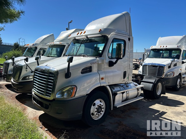 2012 Freightliner Cascadia 113