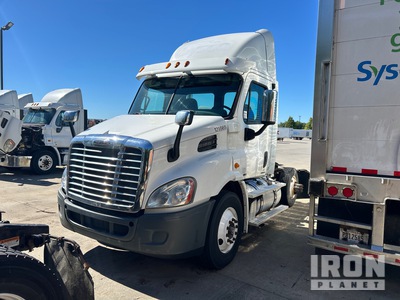 2012 Freightliner Cascadia 113 4x2 تراكتور شاحنة (أحادي المحور)