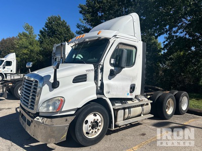 2011 Freightliner Cascadia 105 6x4 T/A Day Cab Truck Tractor