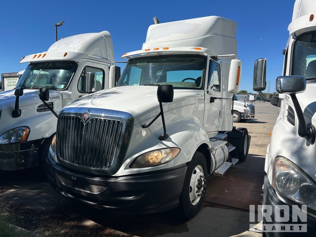 2010 International 2010 International RH613 4x2 S/A Day Cab Truck Tractor
