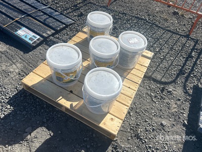 Quantity of (5) Buckets of 492 ft Double Strand Drut kolczasty (Unused)