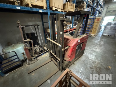 Raymond 425-C50TT 5000 lb Electric Forklift (Inoperable)