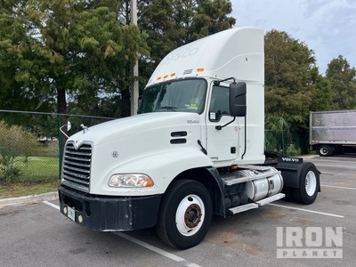 2009 Mack CXU612 4x2 S/A Day Cab Truck Tractor