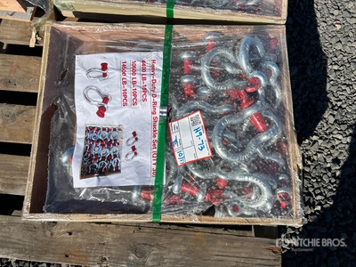 Quantity of (30) Heavy-Duty D-Ring Szekla (Unused)