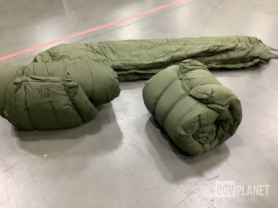 (16) Sleeping Bags