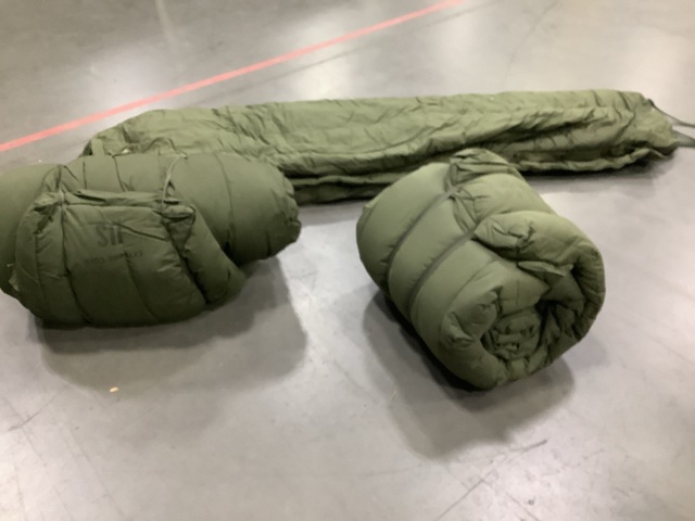 (16) Sleeping Bags
