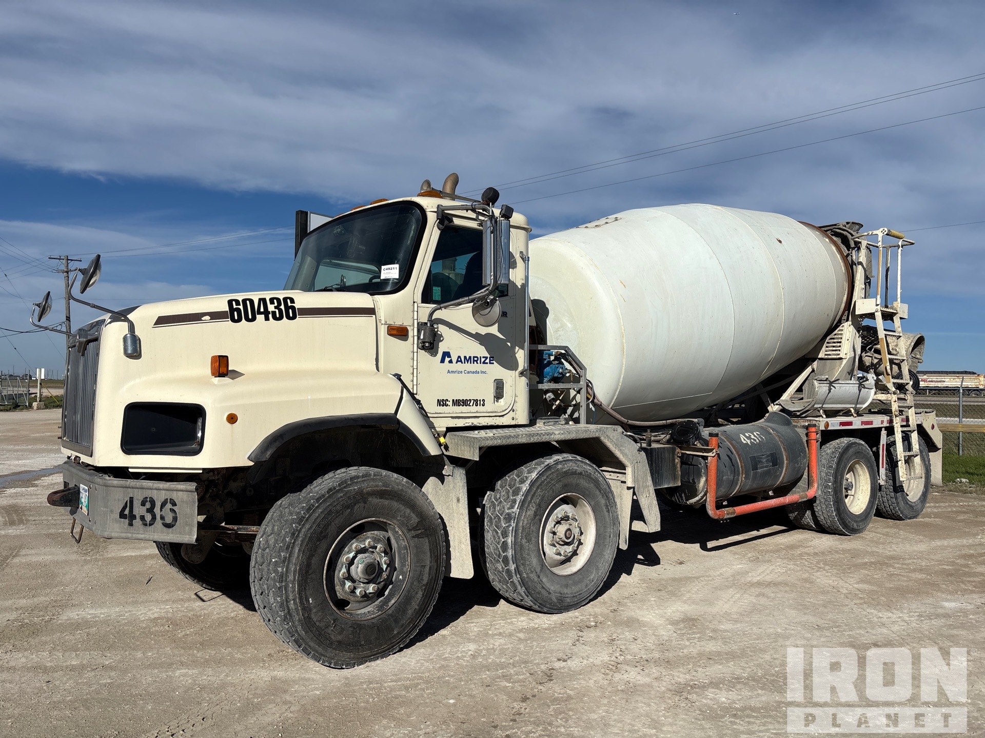 2008 International 5600i 8x4 Twin-Steer شاحنة خلاط