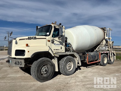 2008 International 5600i 8x4 Twin-Steer شاحنة خلاط