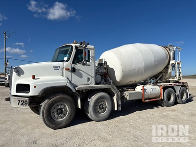 2013 International Paystar 5000 8x4 Twin-Steer Camion malaxeur