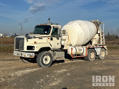 2000 International 5600i 6x4 Camion mélangeur