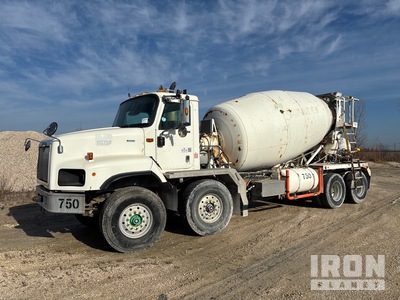 2013 International 5600i 8x4 Twin-Steer Camion mélangeur