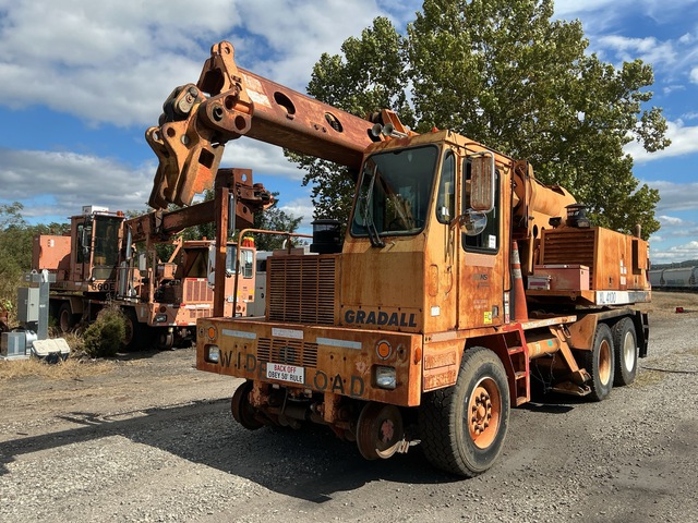 Gradall XL4100 Highway Wheeled Excavator