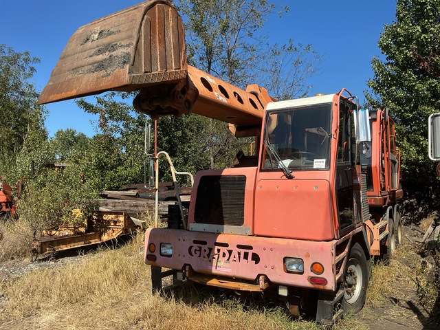 Gradall XL4100 Highway Wheeled Excavator