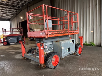 2018 Skyjack SJ6832 RT 4x4 Dual Fuel Scissor Lift