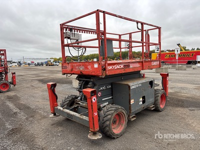 2018 Skyjack SJ6832 RT 4x4 Dual Fuel Scissor Lift (Inoperable)
