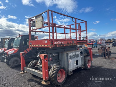 2018 Skyjack SJ6832 RT 4x4 Dual Fuel Podnośnik nożycowy