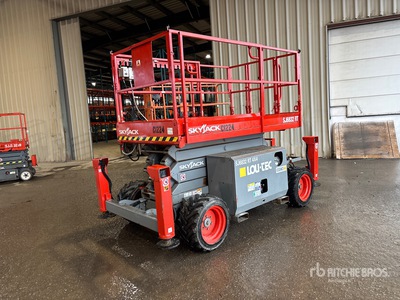 2018 Skyjack SJ6832 RT E/P 4x4 Dual Fuel Scissor Lift