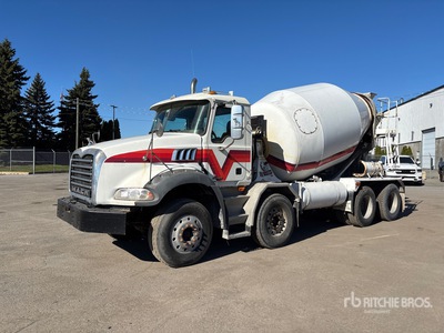 2006 Mack CT713 8x4 Camion mélangeur