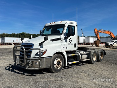 2019 Freightliner Cascadia 126 6x4 T/A Day Cab Truck Tractor