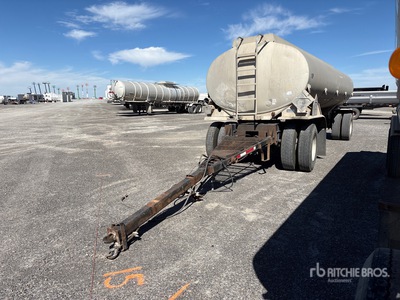 1984 Beall Spread Axle Pup Tanker Trailer