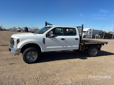 2019 Ford F-350 XL 4x4 Crew Cab Camion à Plateau